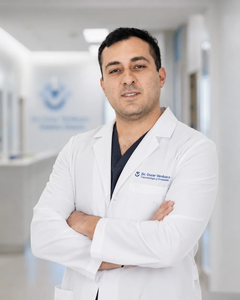 Dr. Oscar Verduzco en el hospital — Traumatología y Ortopedia